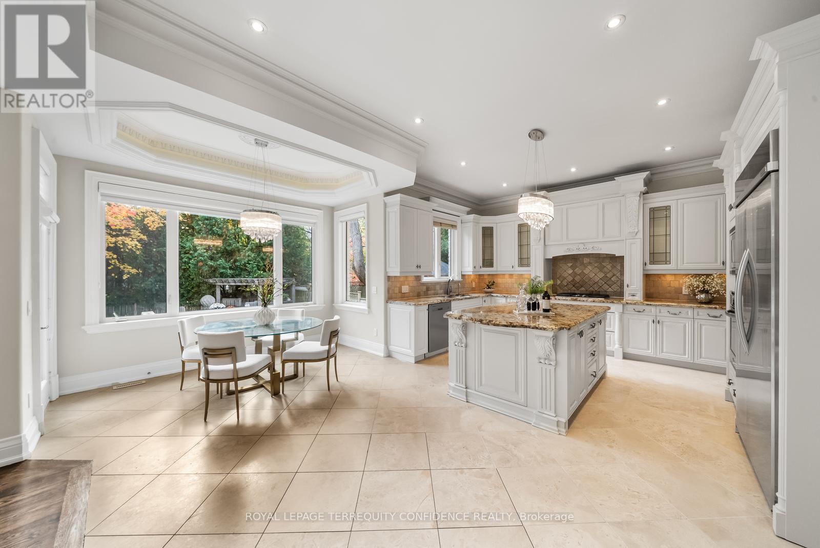 255 Dunview Avenue, Toronto, Ontario  M2N 4J3 - Photo 7 - C12490160