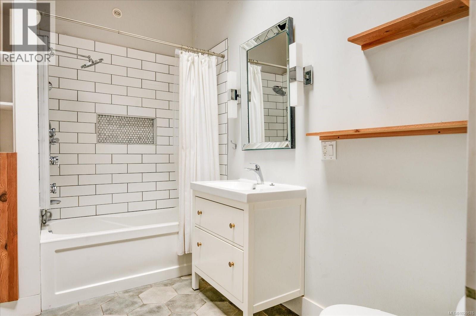 1535 Whalebone Dr, Gabriola Island, British Columbia  V0R 1X5 - Photo 21 - 1020576