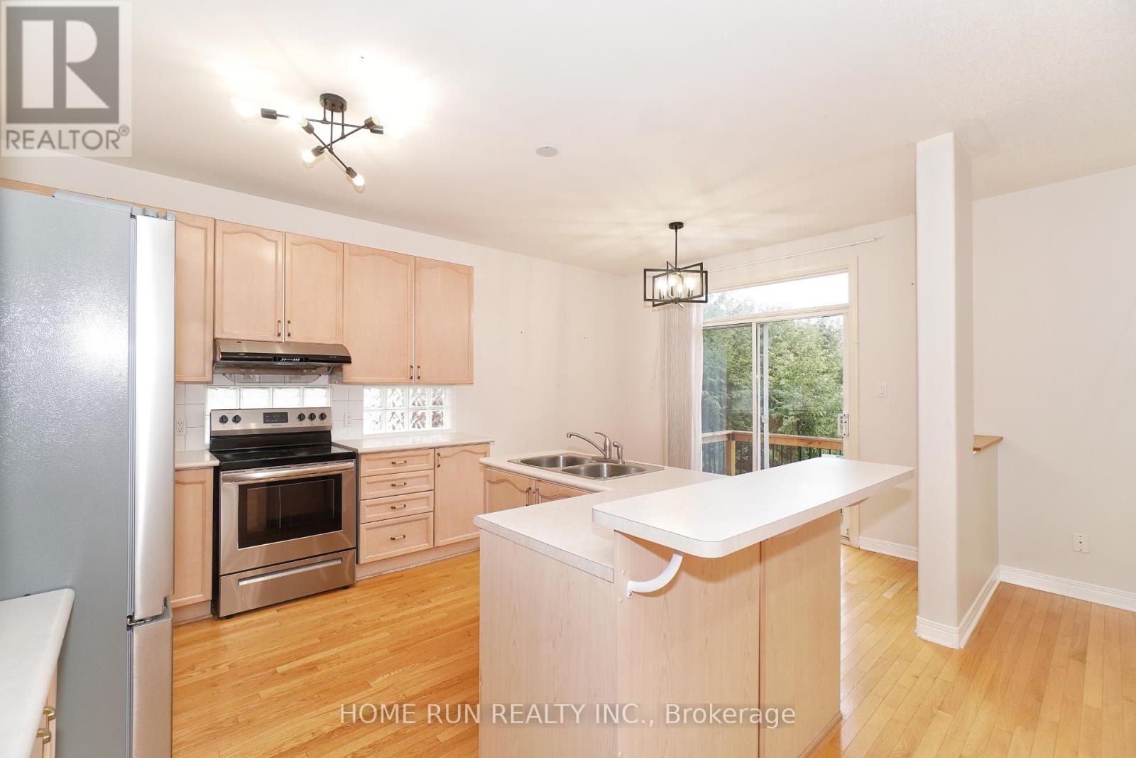 15 Evanshen Crescent, Ottawa, Ontario K2K 2Z6 - Photo 12 - X12549584