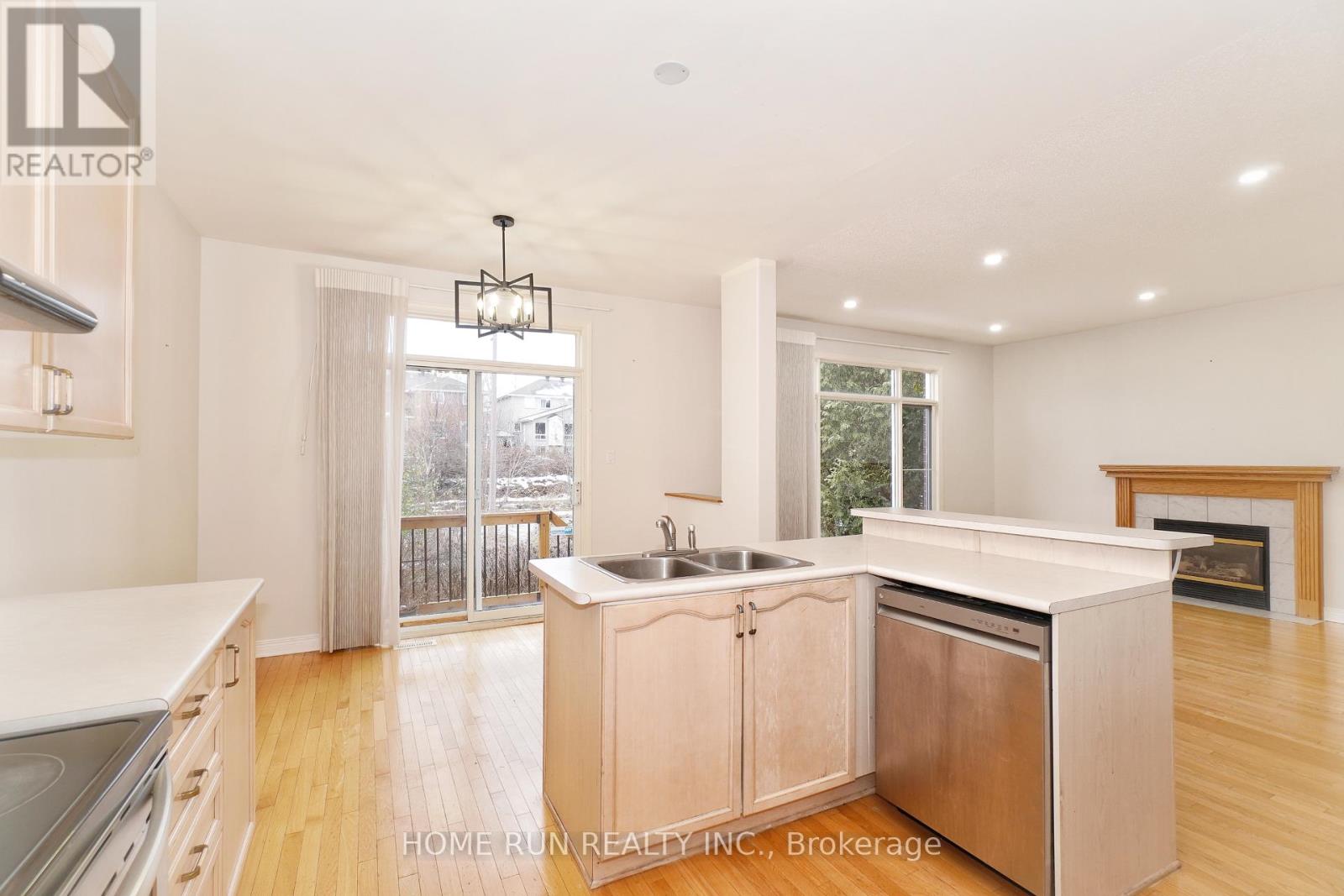 15 Evanshen Crescent, Ottawa, Ontario K2K 2Z6 - Photo 13 - X12549584