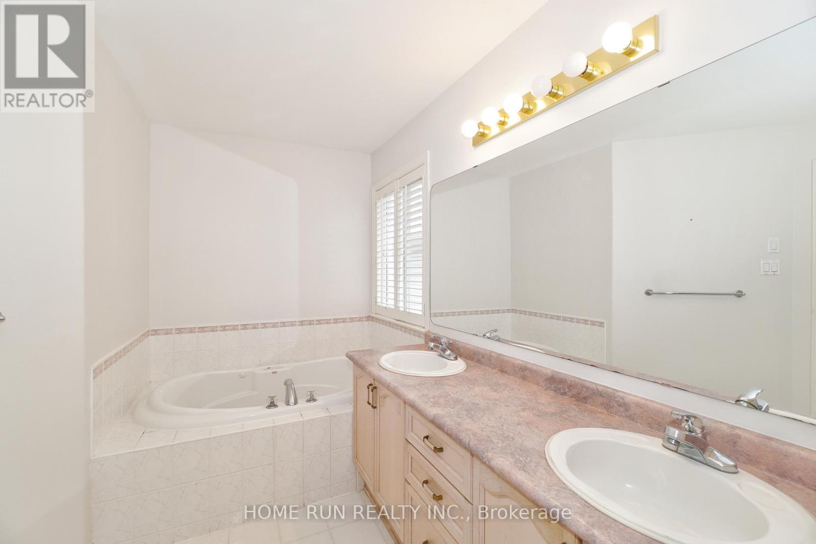 15 Evanshen Crescent, Ottawa, Ontario K2K 2Z6 - Photo 19 - X12549584