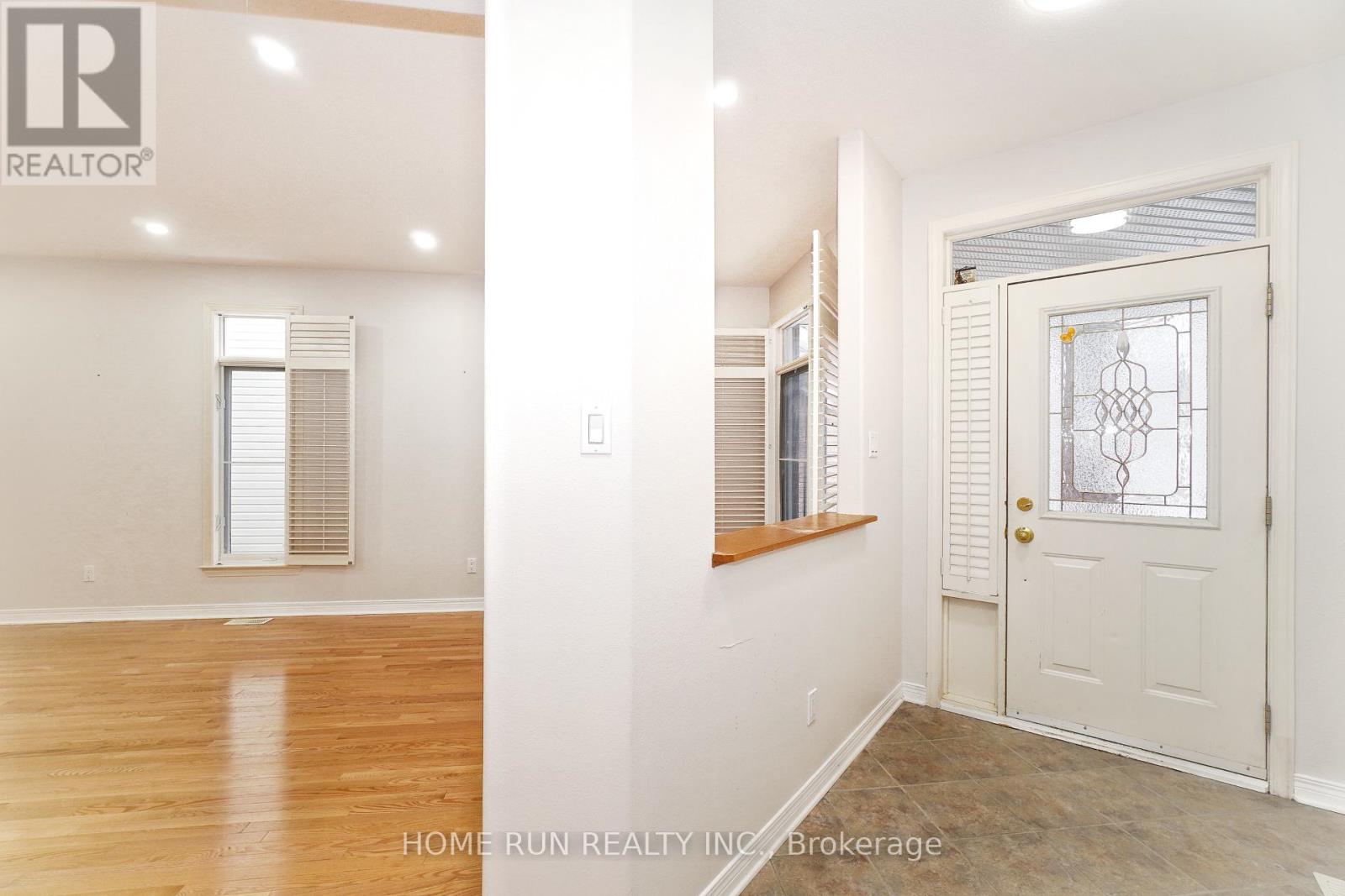 15 Evanshen Crescent, Ottawa, Ontario K2K 2Z6 - Photo 5 - X12549584