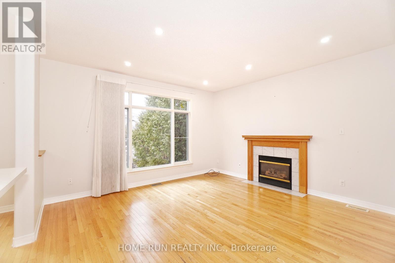 15 Evanshen Crescent, Ottawa, Ontario K2K 2Z6 - Photo 6 - X12549584