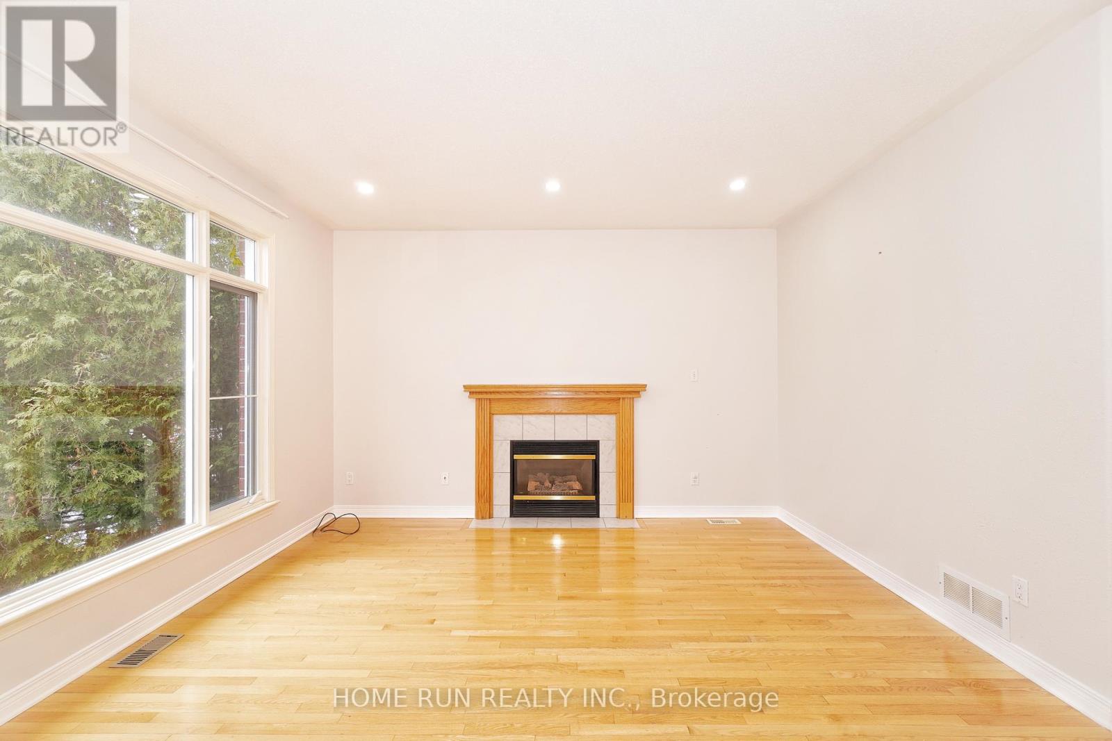 15 Evanshen Crescent, Ottawa, Ontario K2K 2Z6 - Photo 7 - X12549584