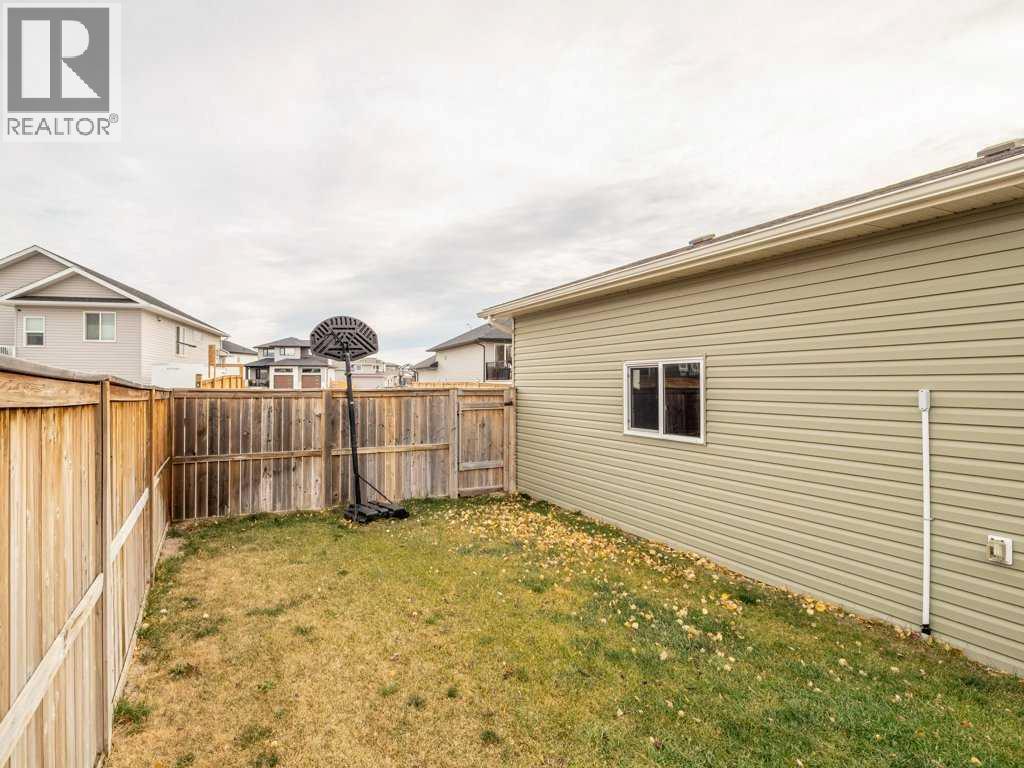 10 Riverglen Link W, Lethbridge, Alberta  T1K 5X5 - Photo 37 - A2268493