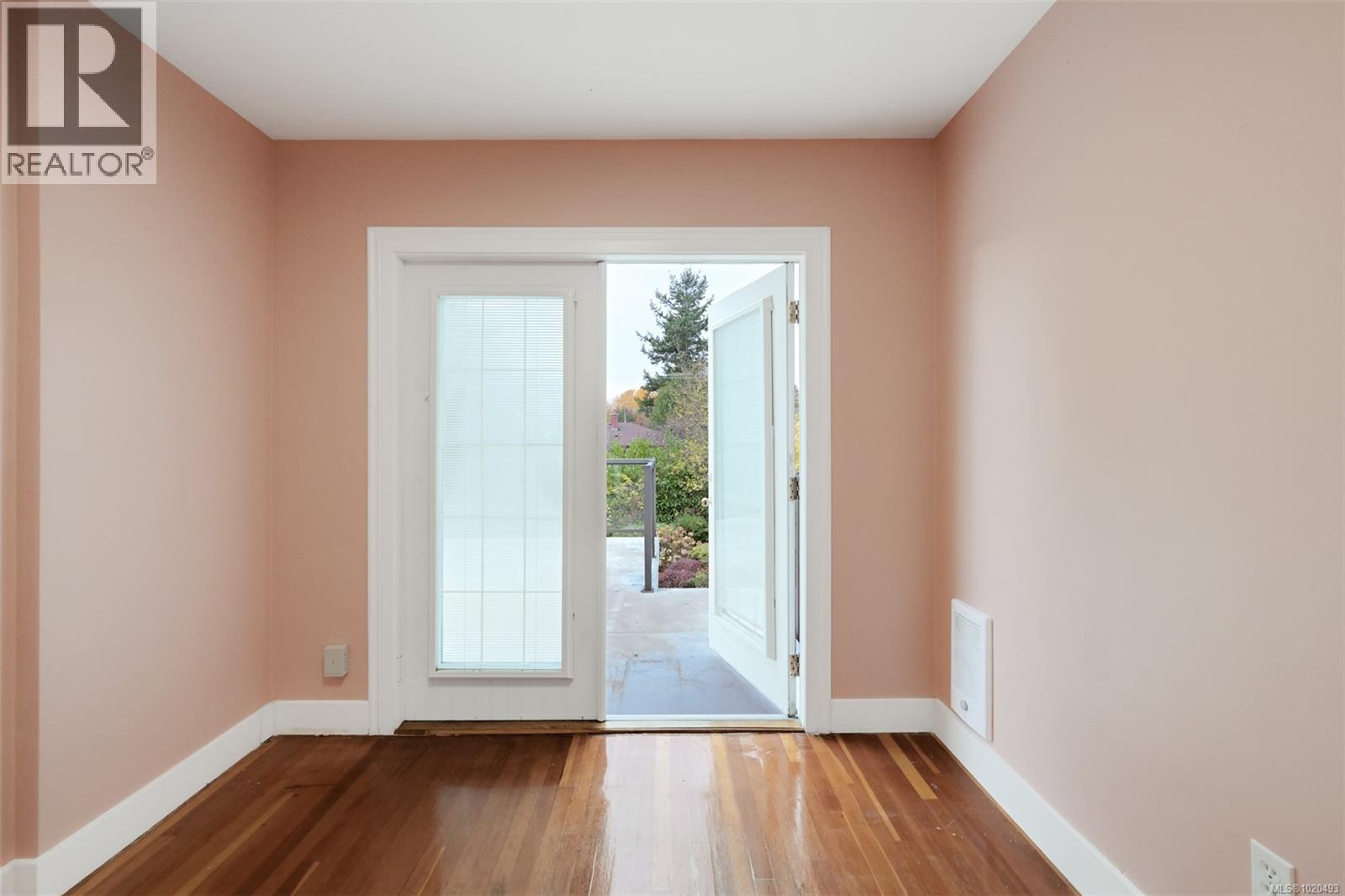 3312 Kingsley St, Saanich, British Columbia  V8P 4J9 - Photo 5 - 1020493