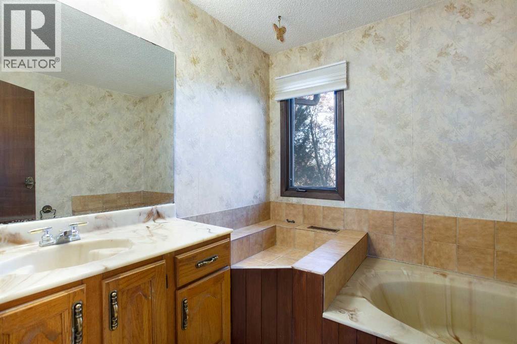 11 Georgian Estates, Rural Rocky View County, Alberta  T1Z 0K1 - Photo 20 - A2257189