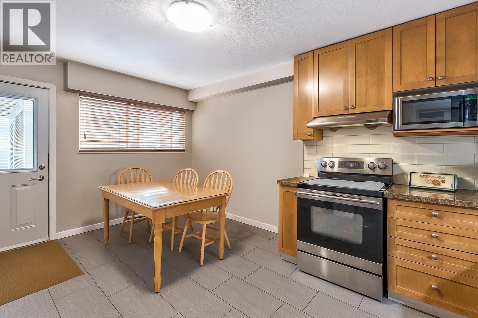 5842 Woodsworth Street, Burnaby, British Columbia  V5G 1S7 - Photo 29 - R3067296