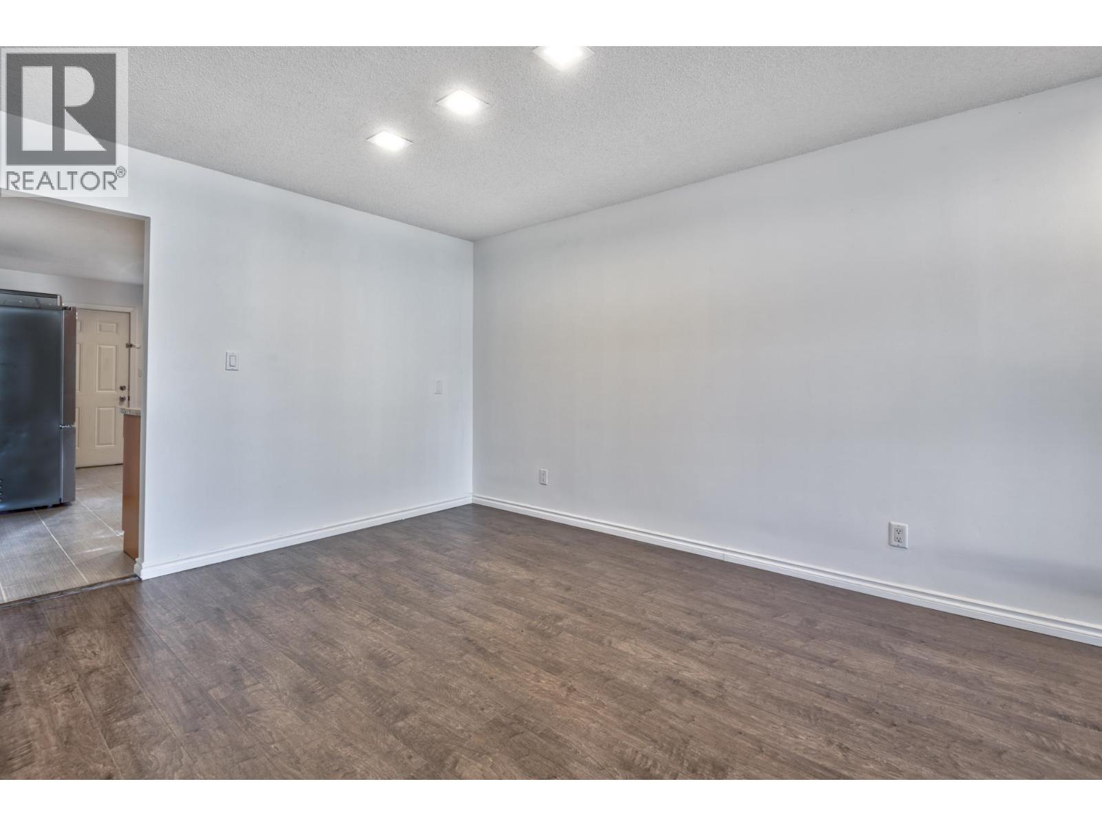 5842 Woodsworth Street, Burnaby, British Columbia  V5G 1S7 - Photo 11 - R3067296