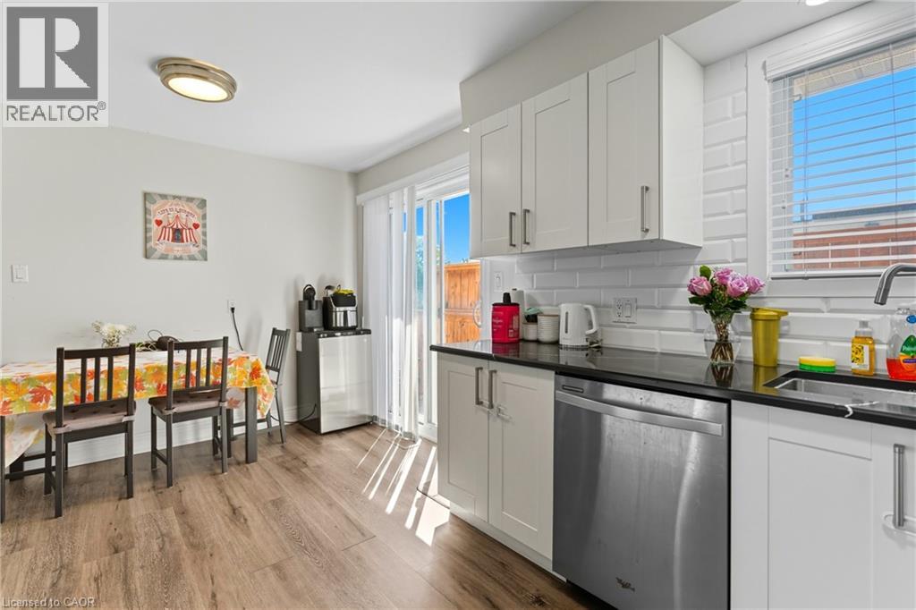 11 Rockwood Avenue, St. Catharines, Ontario L2P 1E3 - Photo 10 - 40788600