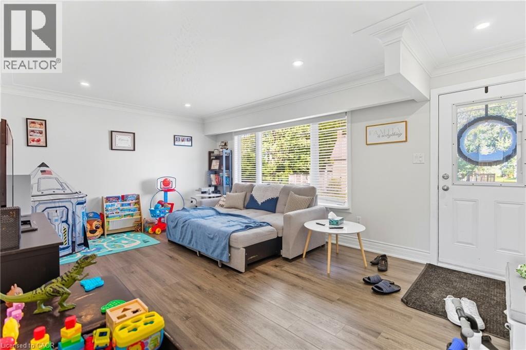 11 Rockwood Avenue, St. Catharines, Ontario L2P 1E3 - Photo 4 - 40788600