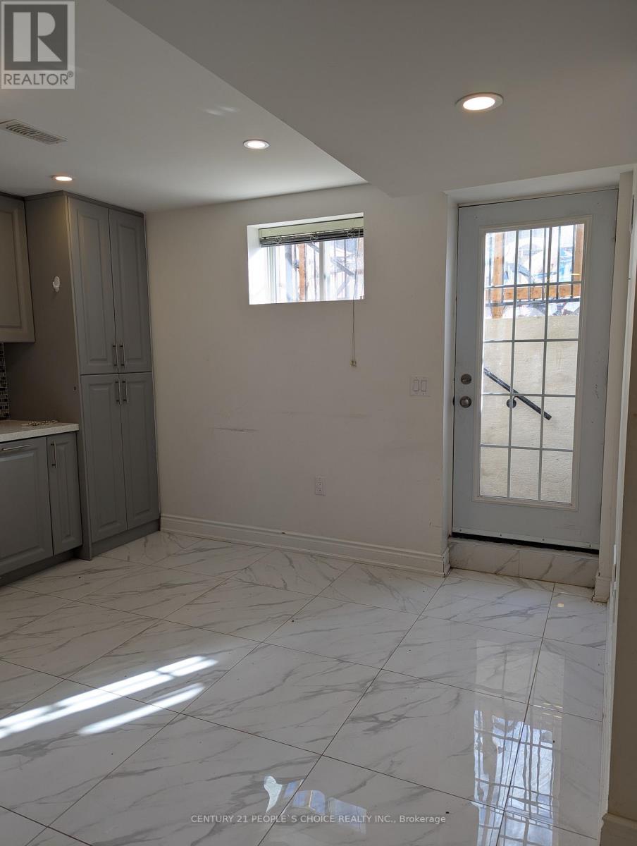 Lower - 447 Rivermont Road, Brampton, Ontario  L6Y 6C2 - Photo 3 - W12549576