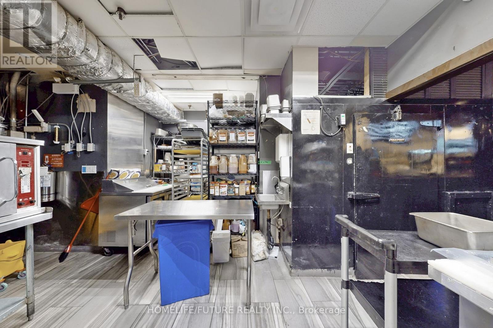 1278 St Clair Avenue W, Toronto, Ontario  M6E 1B9 - Photo 43 - W12549586