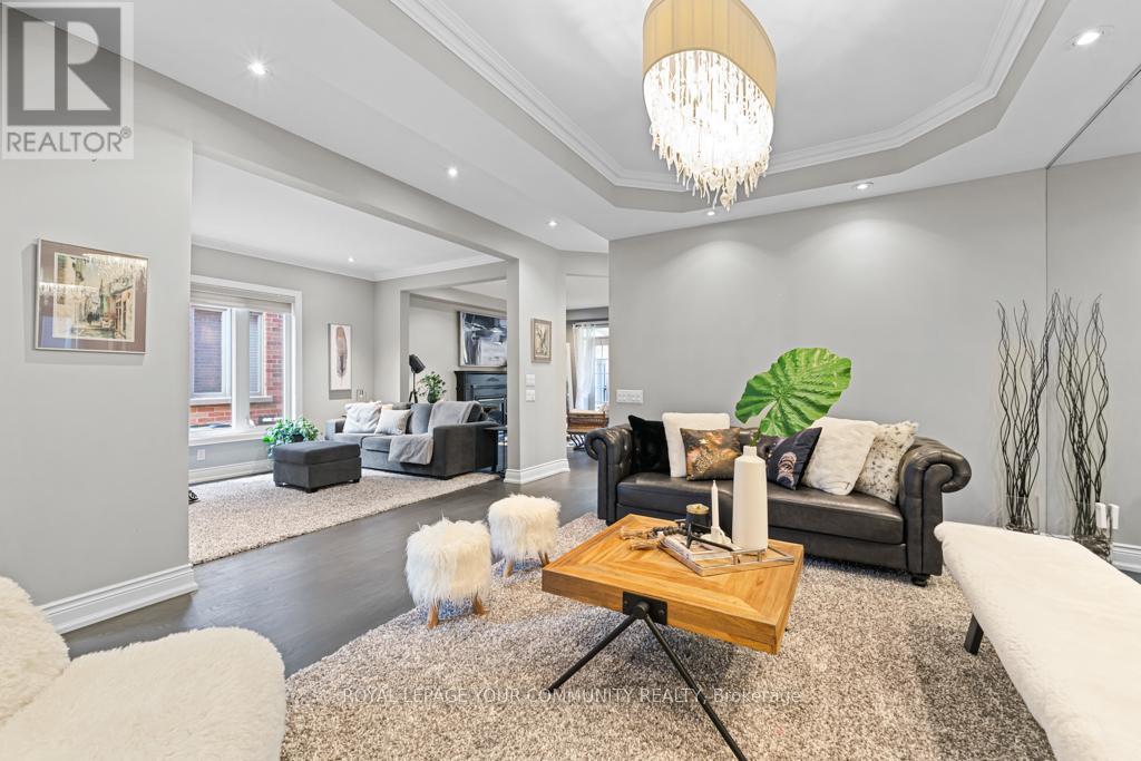 107 Westbury Court, Richmond Hill, Ontario  L4S 2L3 - Photo 6 - N12528740