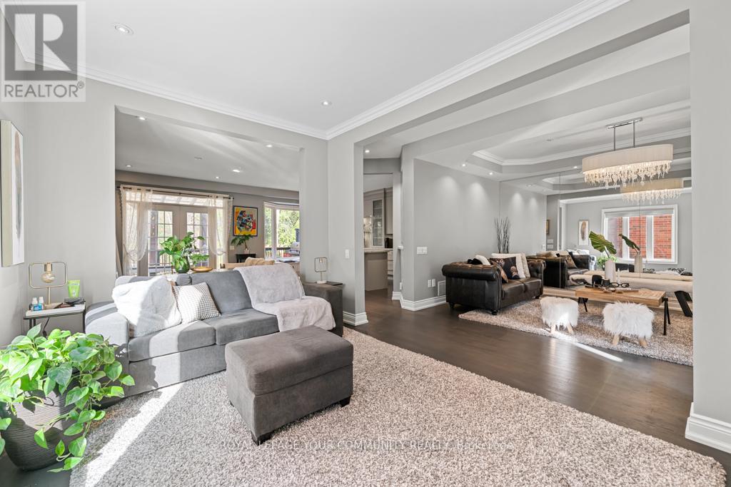 107 Westbury Court, Richmond Hill, Ontario  L4S 2L3 - Photo 8 - N12528740