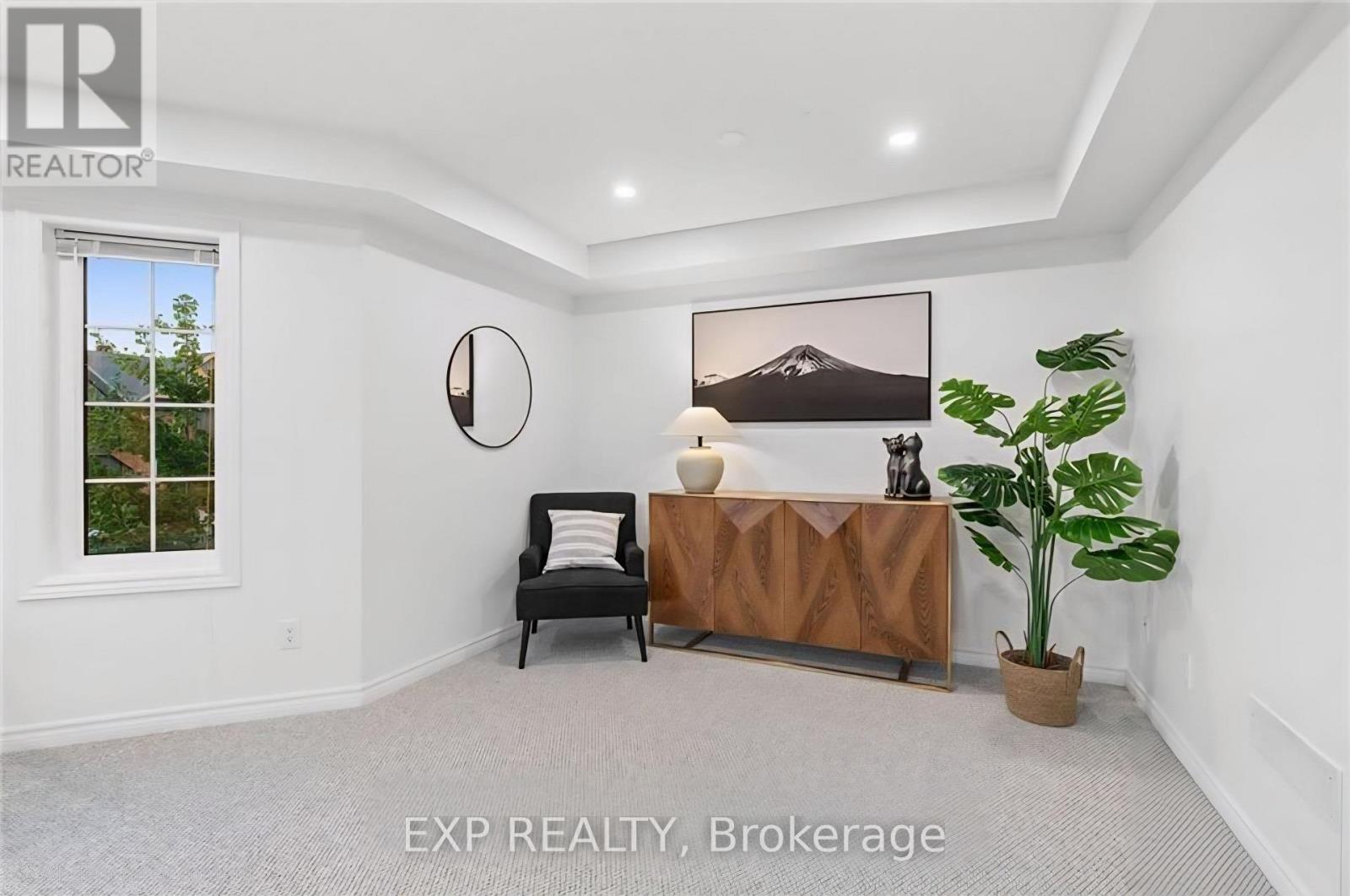 716 Maloja Way, Ottawa, Ontario  K2S 0N6 - Photo 12 - X12549622