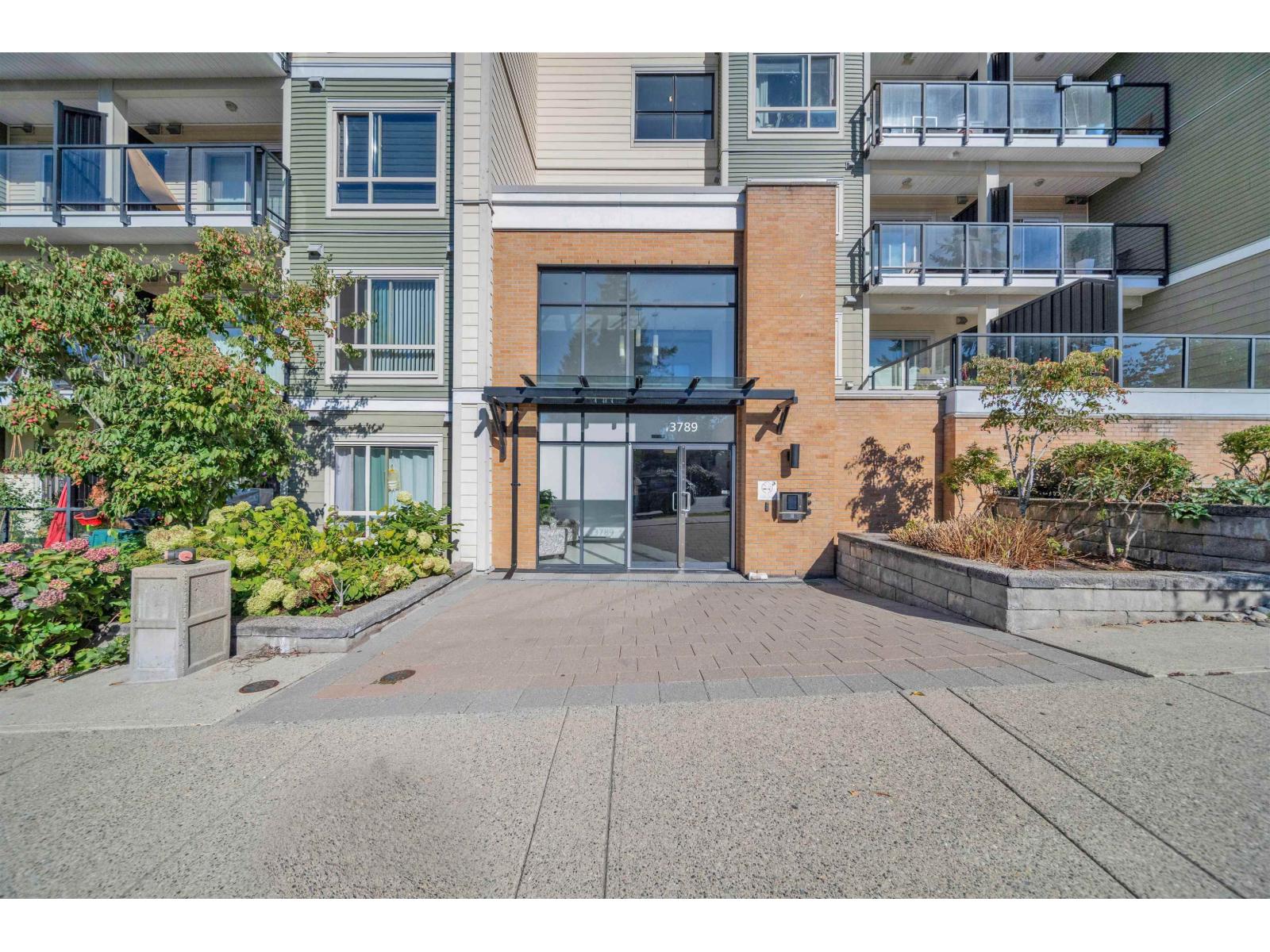 309 13789 107a Avenue, Surrey, British Columbia  V3T 0B8 - Photo 2 - R3067209