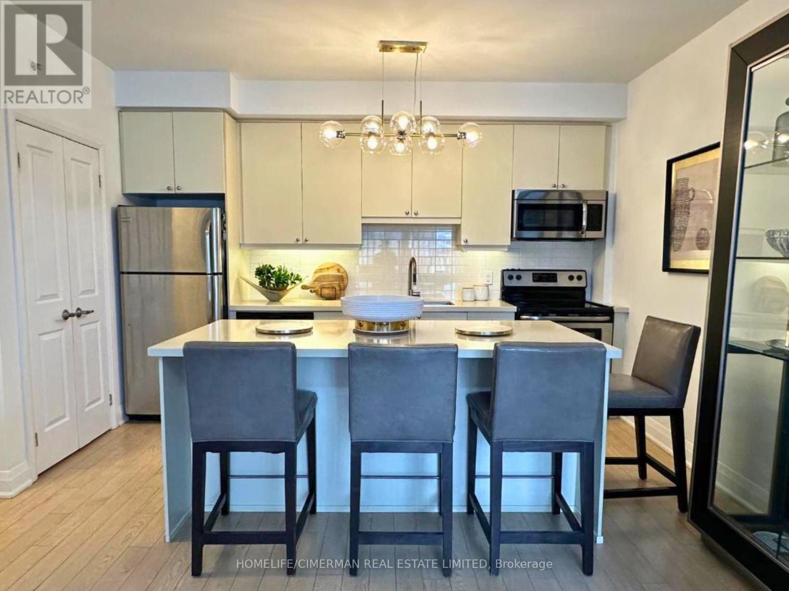 118 - 12 Woodstream Boulevard, Vaughan, Ontario  L4L 8C3 - Photo 2 - N12549628