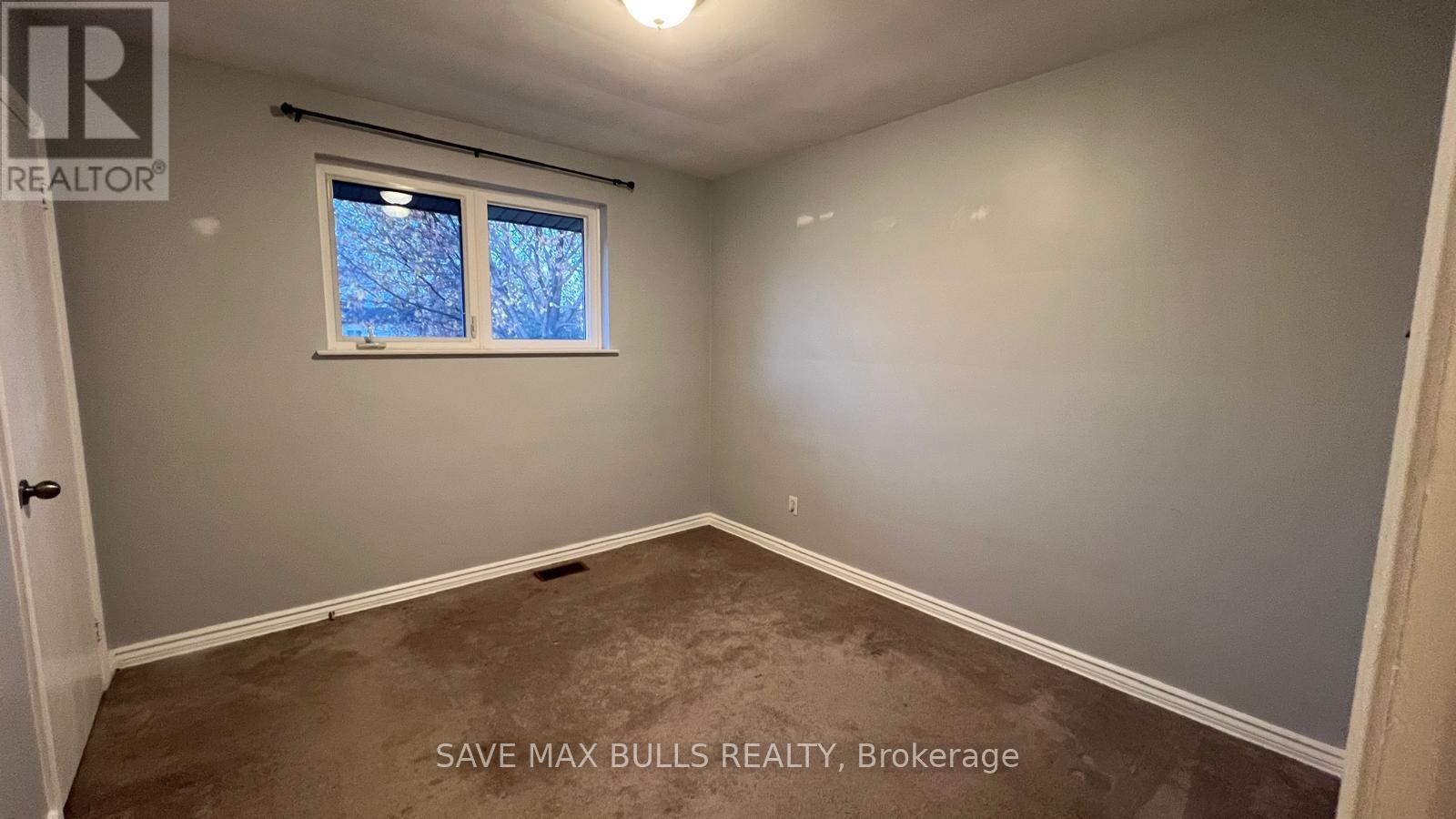 Upper - 371 Meadowbrook Drive, Milton, Ontario L9T 2C1 - Photo 10 - W12549612