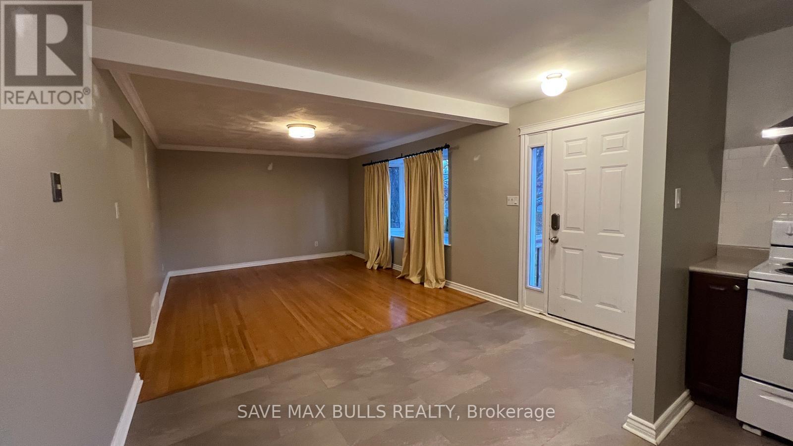 Upper - 371 Meadowbrook Drive, Milton, Ontario L9T 2C1 - Photo 7 - W12549612