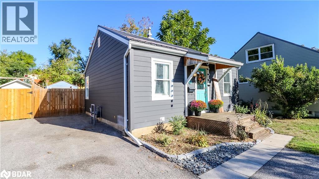 Property at 7 ALBANY Avenue image 2