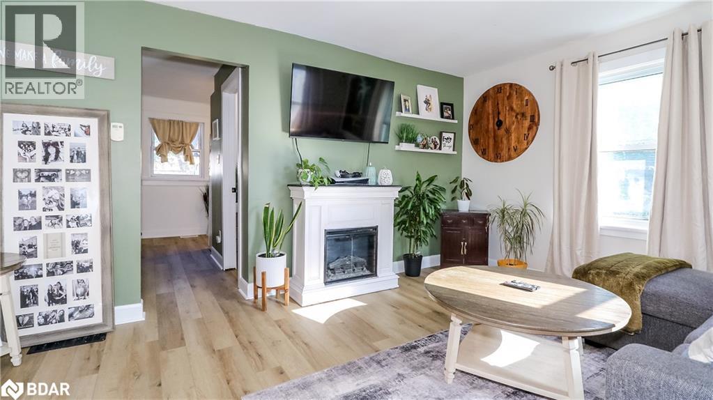 Property at 7 ALBANY Avenue image 3