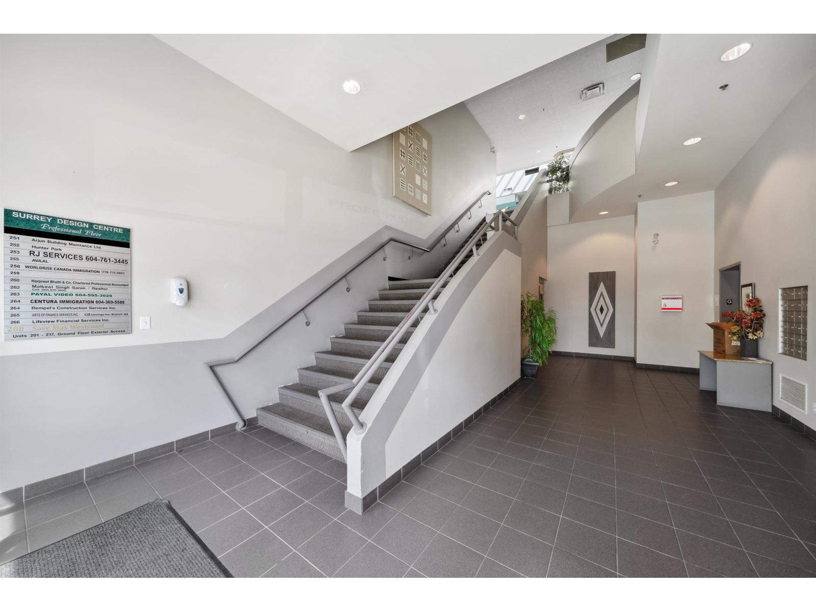 258 12899 76 Avenue, Surrey, British Columbia  V3W 1E6 - Photo 2 - C8073837