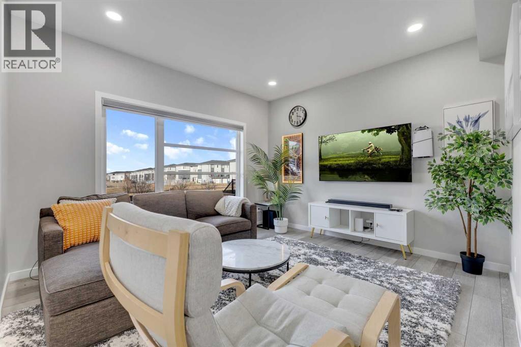 704 Creekstone Circle Sw, Calgary, Alberta  T2X 4Y6 - Photo 9 - A2270980