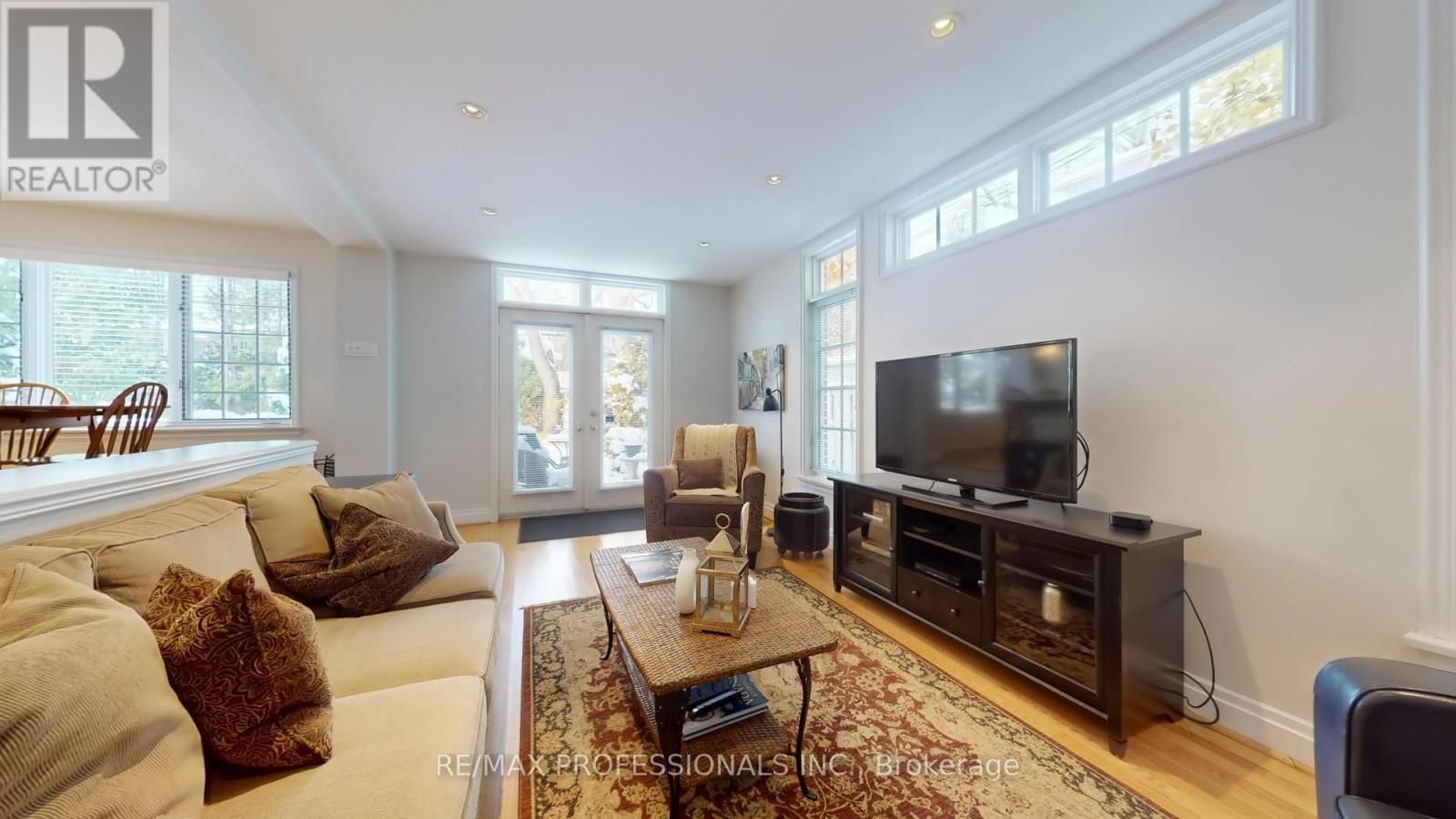 44 Robin Hood Road, Toronto, Ontario  M9A 2W8 - Photo 13 - W12542488