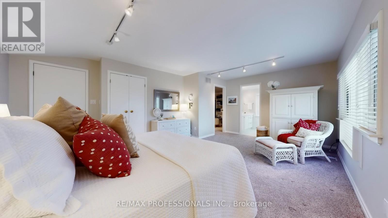 44 Robin Hood Road, Toronto, Ontario  M9A 2W8 - Photo 23 - W12542488