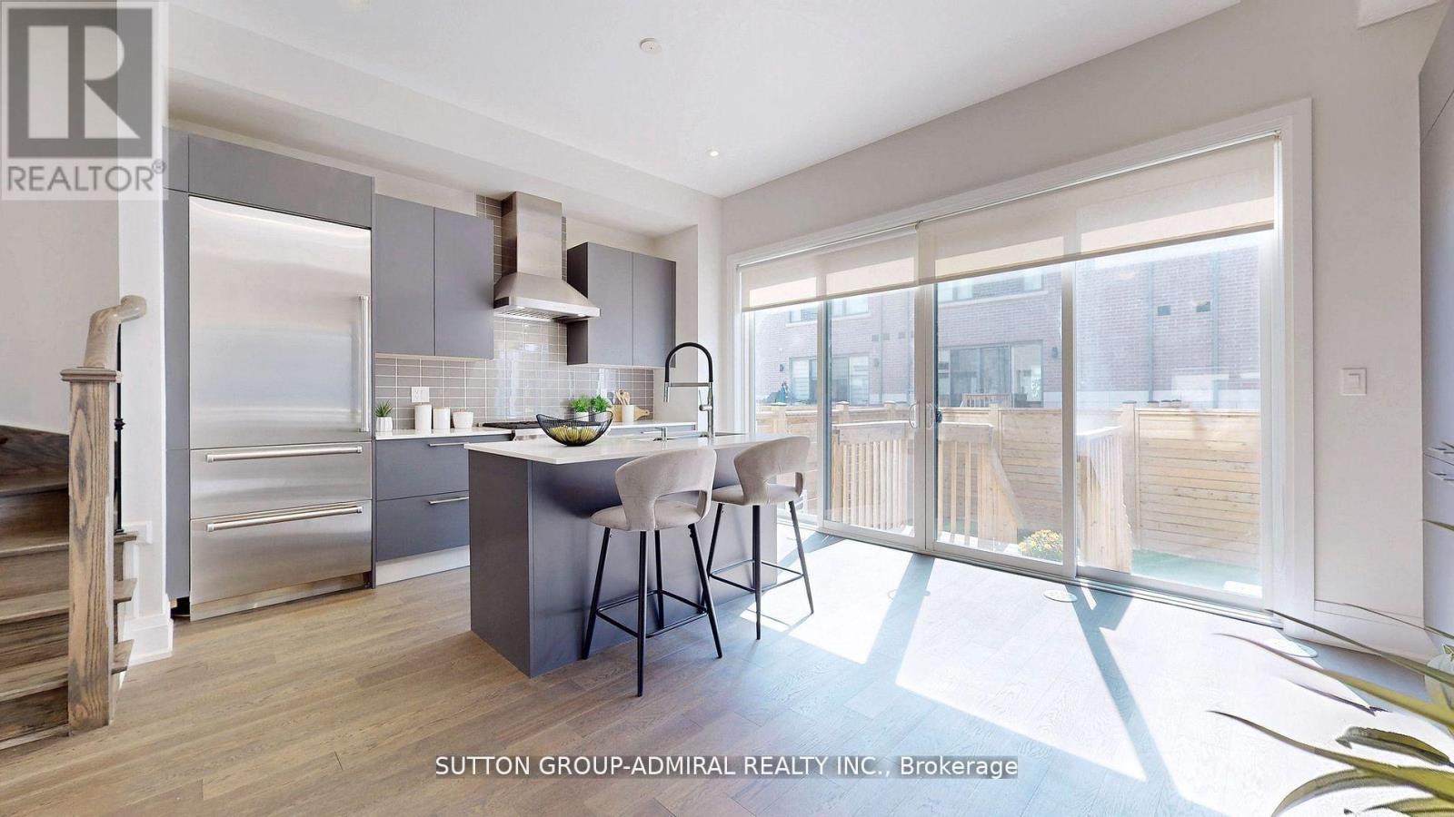 247 Smallwood Circle S, Vaughan, Ontario  L4J 0K8 - Photo 10 - N12549632