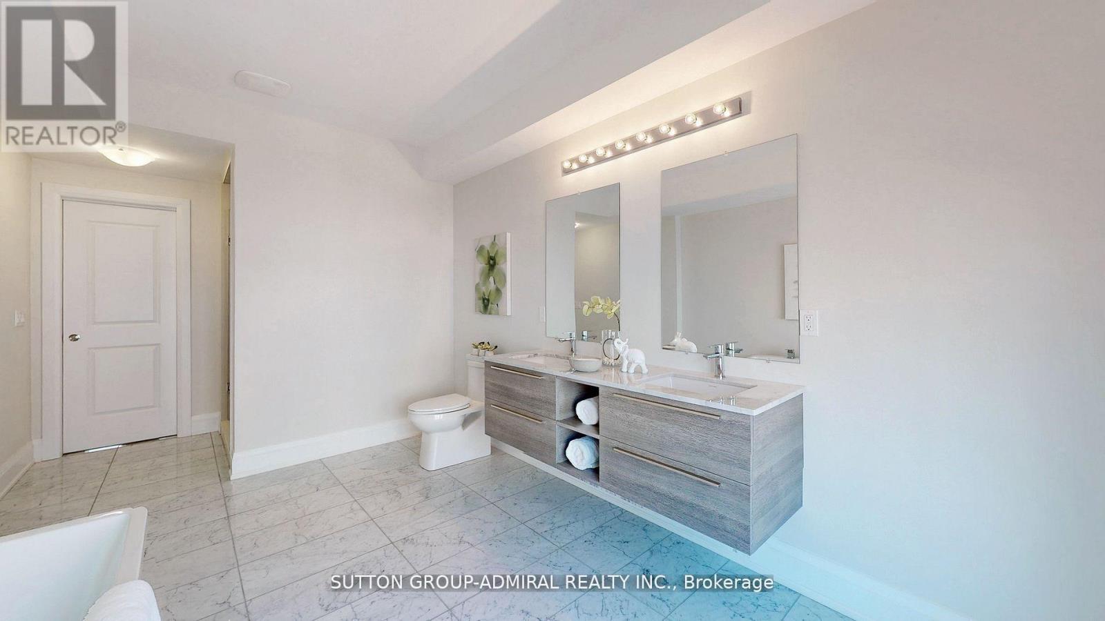 247 Smallwood Circle S, Vaughan, Ontario  L4J 0K8 - Photo 24 - N12549632