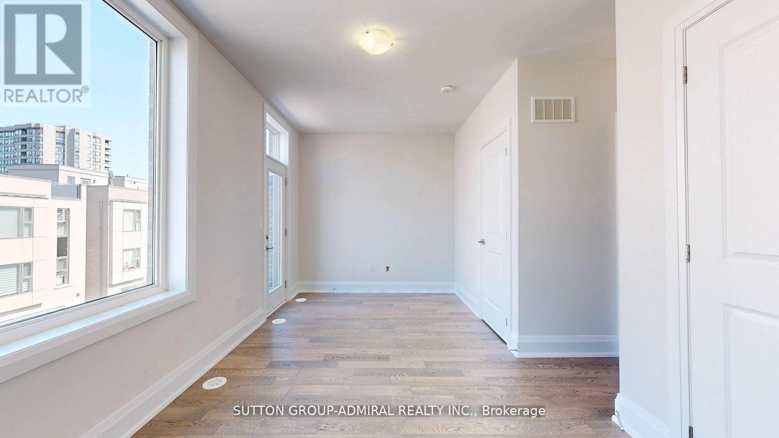 247 Smallwood Circle S, Vaughan, Ontario  L4J 0K8 - Photo 28 - N12549632