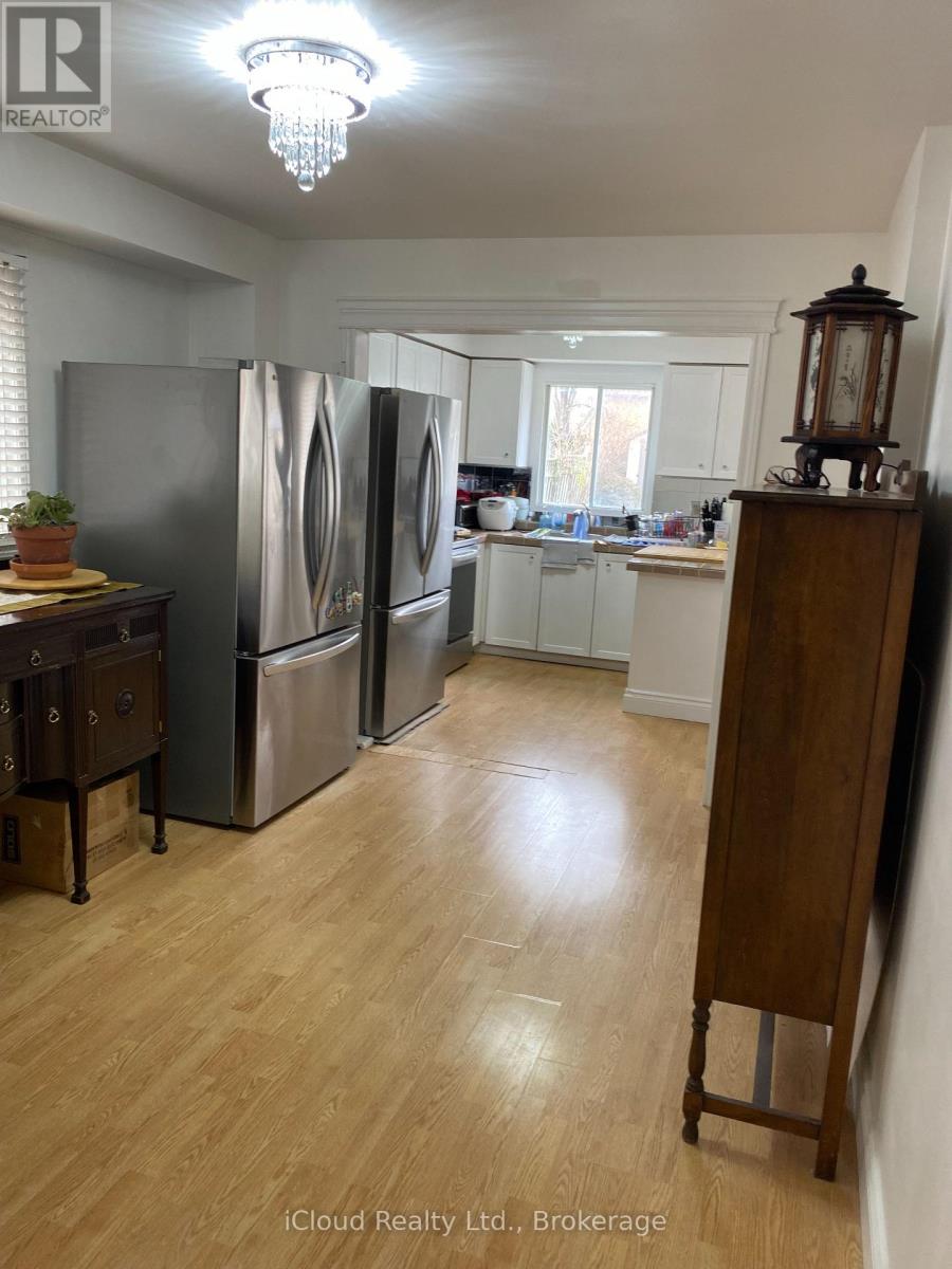 87 O'connor Crescent S, Richmond Hill, Ontario  L4C 7N9 - Photo 18 - N12549648