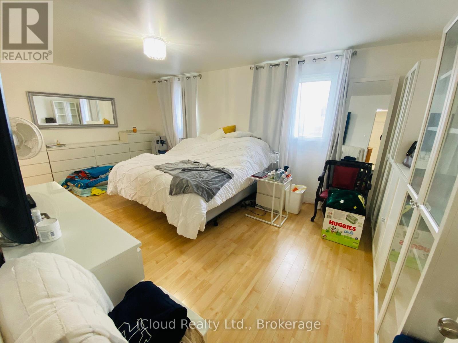 87 O'connor Crescent S, Richmond Hill, Ontario  L4C 7N9 - Photo 7 - N12549648