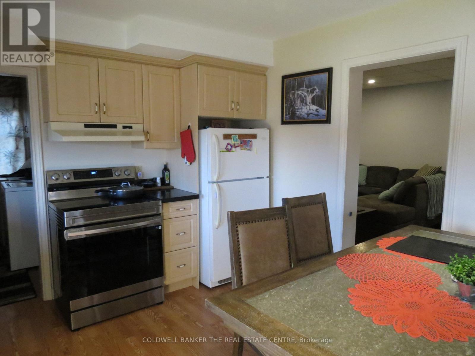 51 Robert Street W, Penetanguishene, Ontario  L9M 1N1 - Photo 12 - S12549636