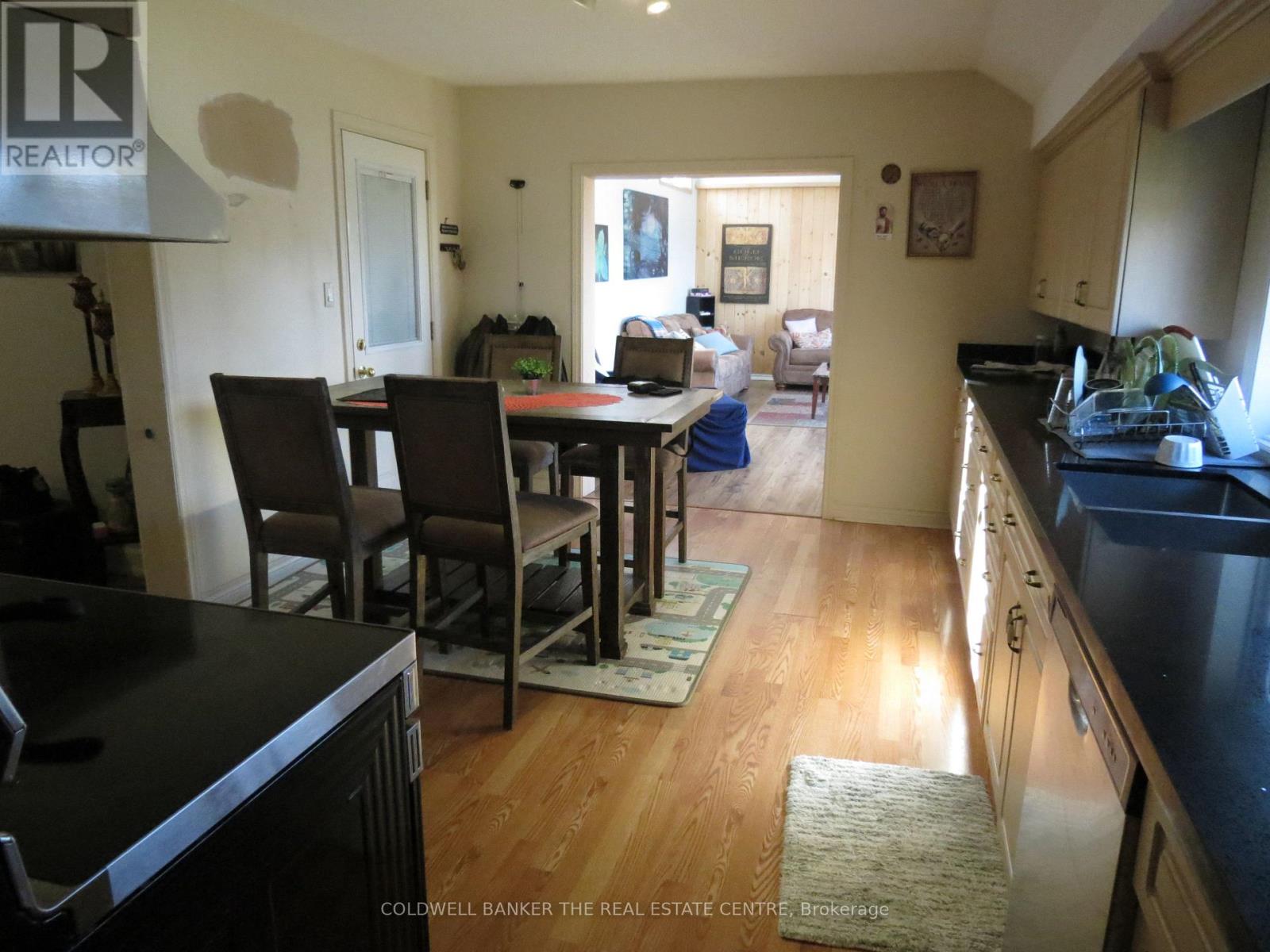 51 Robert Street W, Penetanguishene, Ontario  L9M 1N1 - Photo 13 - S12549636