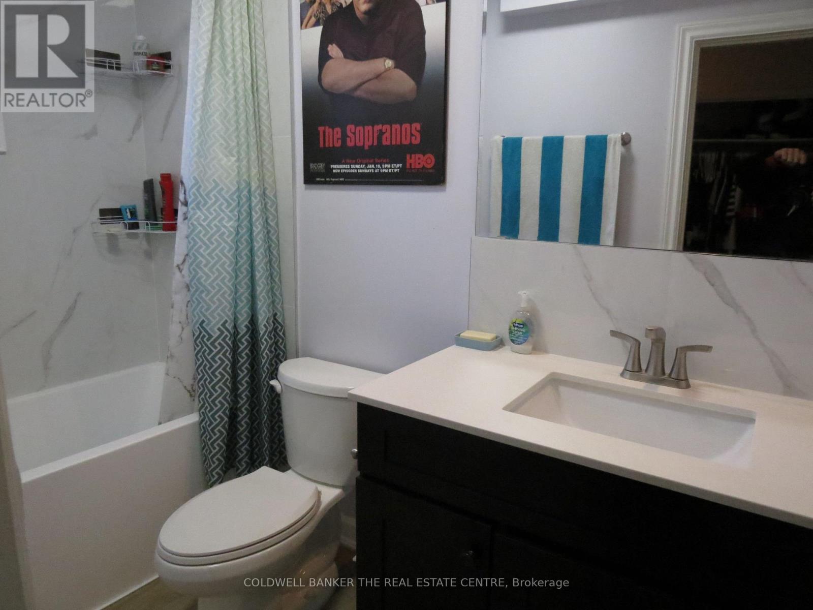 51 Robert Street W, Penetanguishene, Ontario  L9M 1N1 - Photo 15 - S12549636