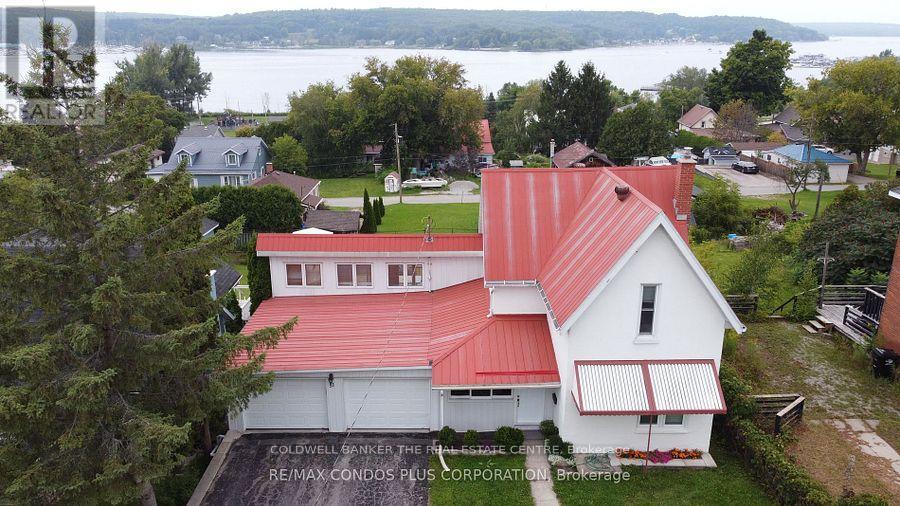 51 Robert Street W, Penetanguishene, Ontario  L9M 1N1 - Photo 2 - S12549636