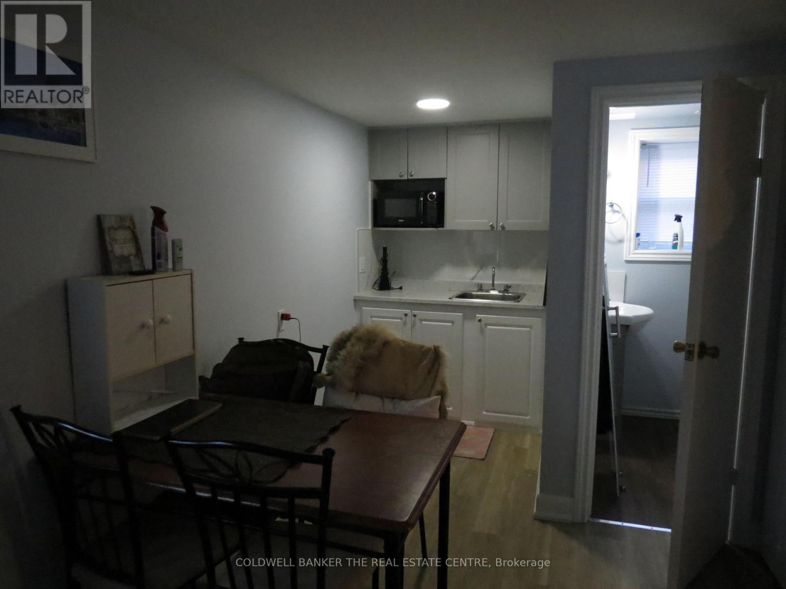 51 Robert Street W, Penetanguishene, Ontario  L9M 1N1 - Photo 23 - S12549636