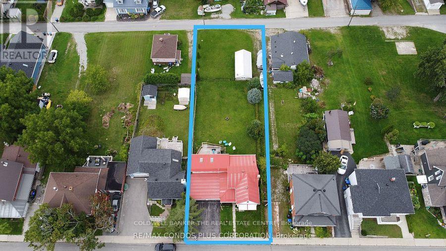 51 Robert Street W, Penetanguishene, Ontario  L9M 1N1 - Photo 3 - S12549636