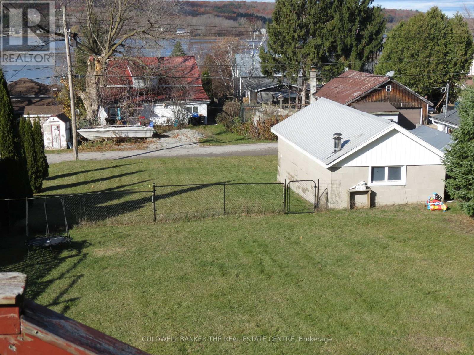 51 Robert Street W, Penetanguishene, Ontario  L9M 1N1 - Photo 4 - S12549636