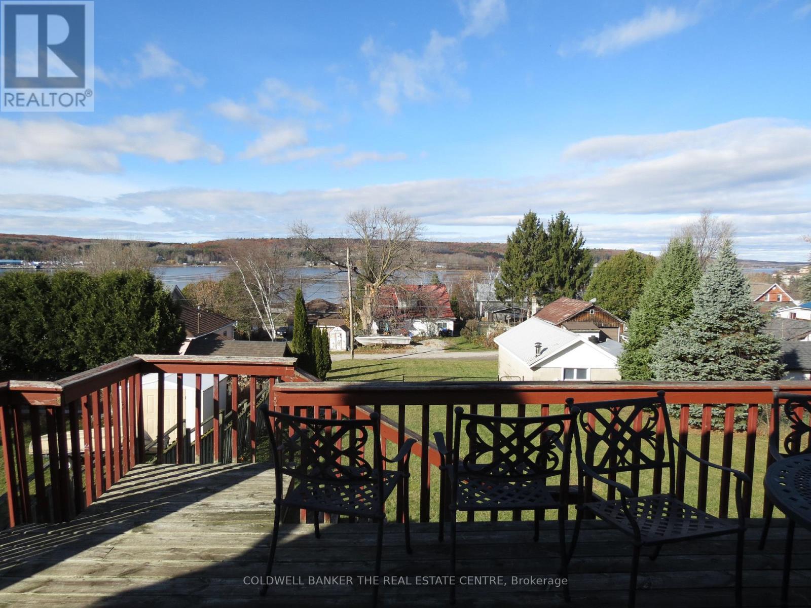 51 Robert Street W, Penetanguishene, Ontario  L9M 1N1 - Photo 5 - S12549636