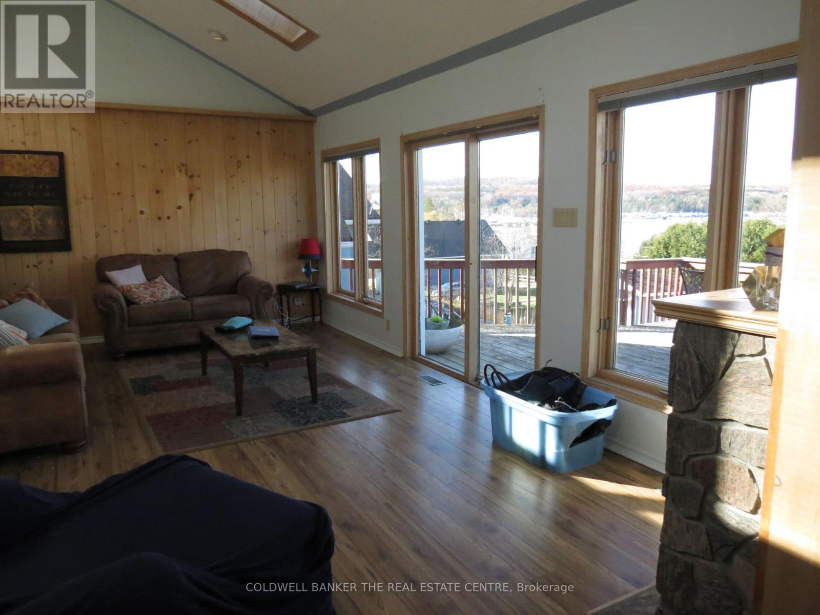 51 Robert Street W, Penetanguishene, Ontario  L9M 1N1 - Photo 7 - S12549636