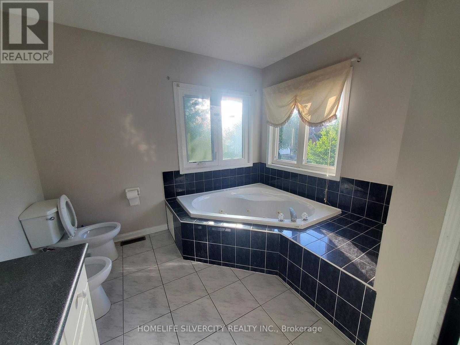 Unit 1-Upper Level - 700 Peter Robertson Boulevard, Brampton, Ontario  L6R 1L7 - Photo 10 - W12549634