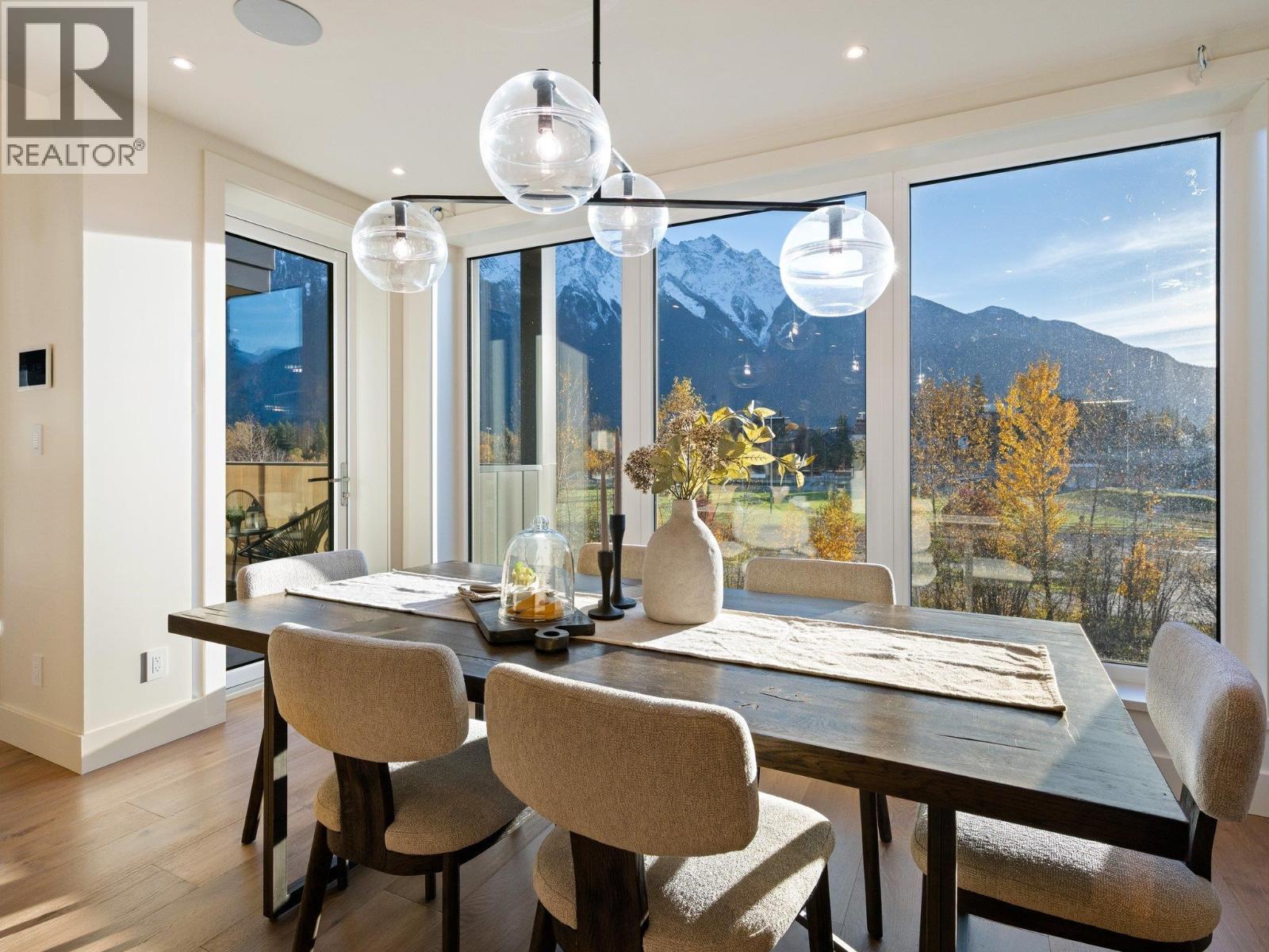 7653 Seven O'clock Drive, Pemberton, British Columbia  V0N 2L3 - Photo 6 - R3064259