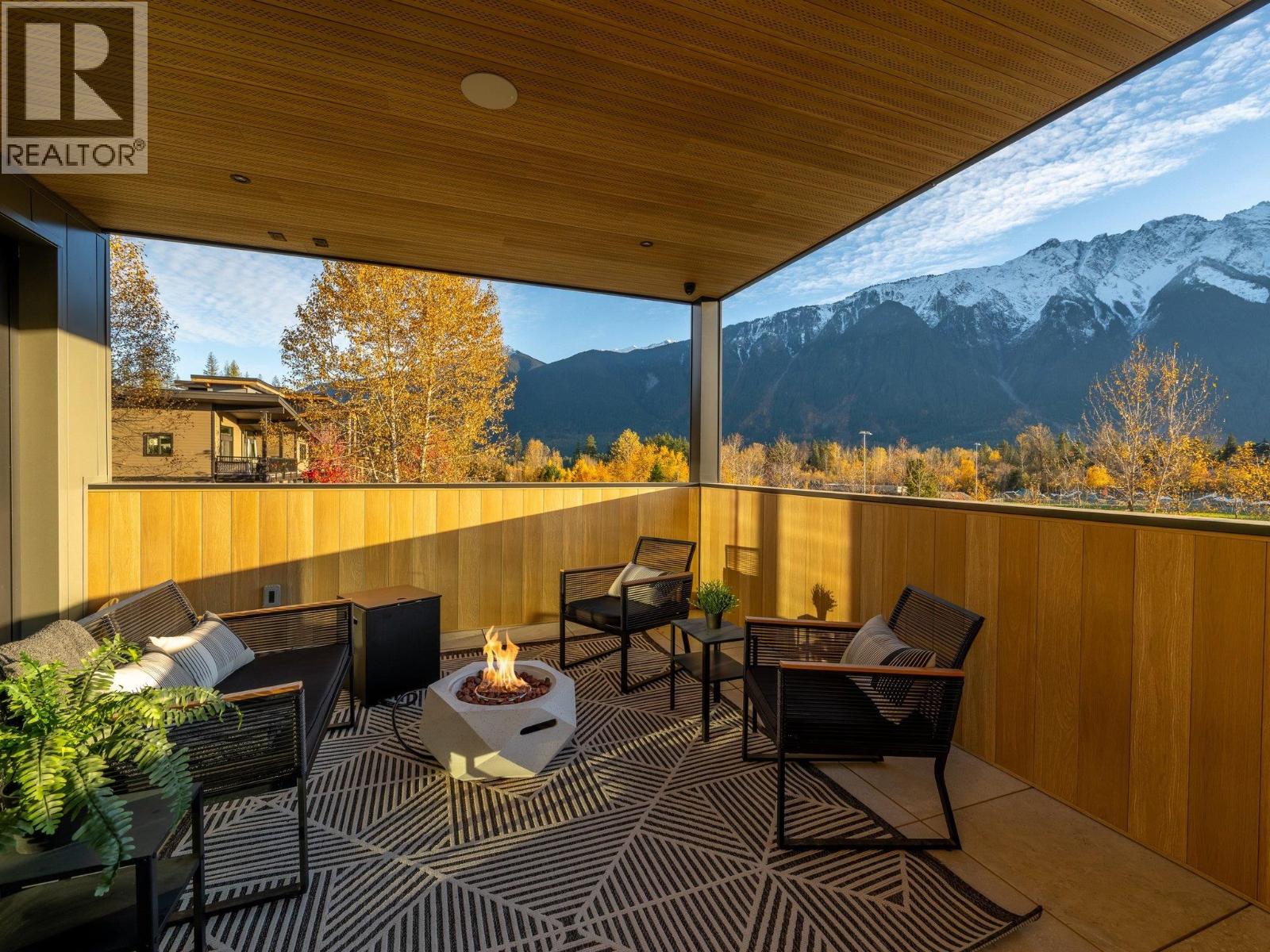 7653 Seven O'clock Drive, Pemberton, British Columbia  V0N 2L3 - Photo 19 - R3064259