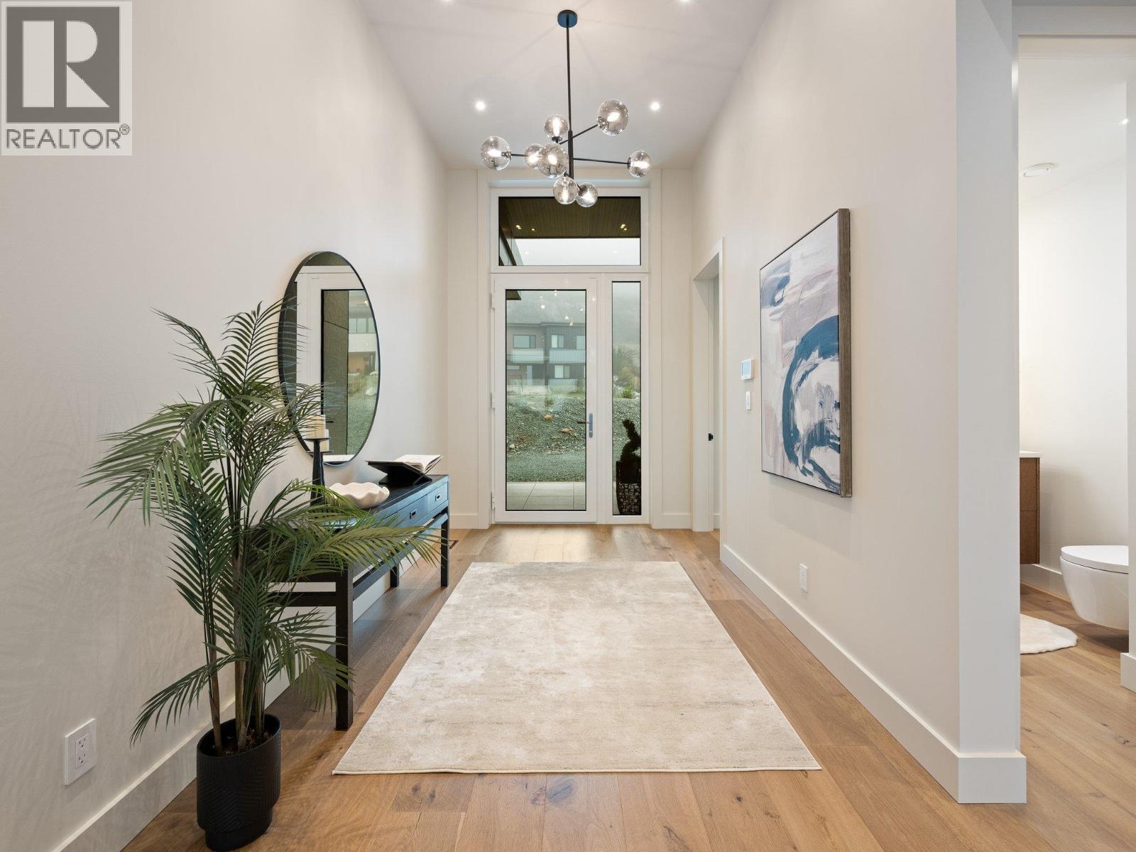 7653 Seven O'clock Drive, Pemberton, British Columbia  V0N 2L3 - Photo 11 - R3064259