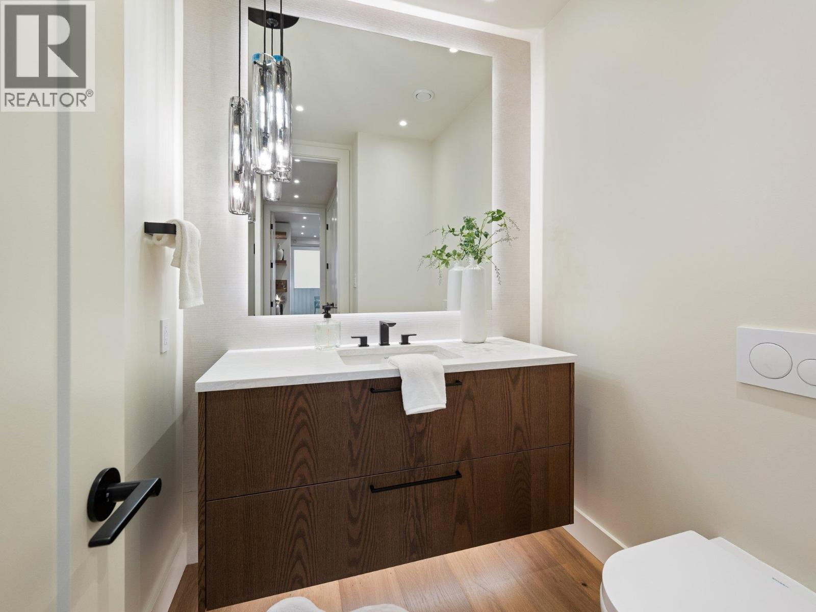 7653 Seven O'clock Drive, Pemberton, British Columbia  V0N 2L3 - Photo 13 - R3064259