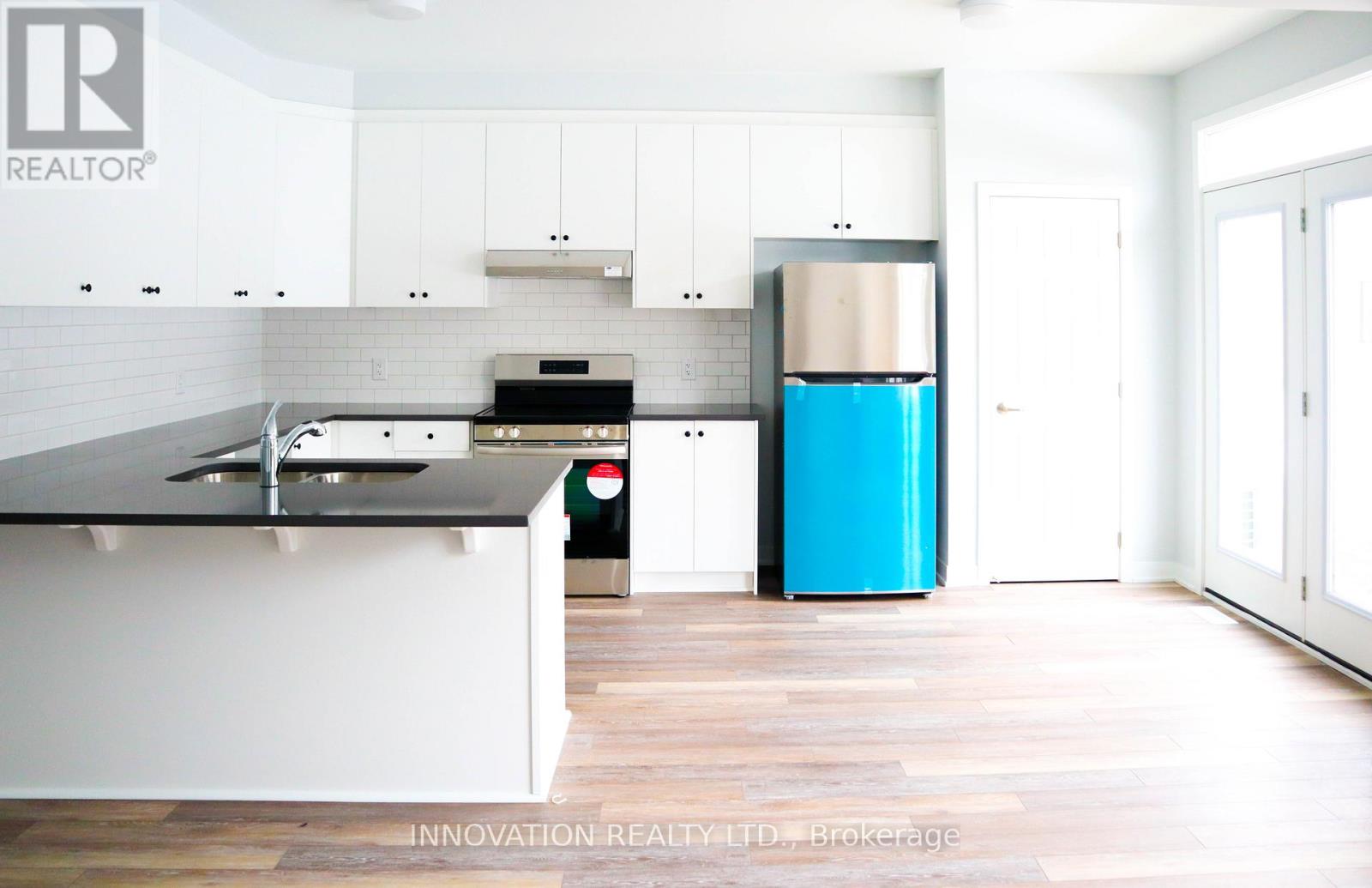 1062 Curraglass Walk, Ottawa, Ontario  K2S 3A6 - Photo 3 - X12549656